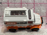 White Emergency Services 4X4 Scrambulance CFW77 MB989 2014 Matchbox Diecast Car