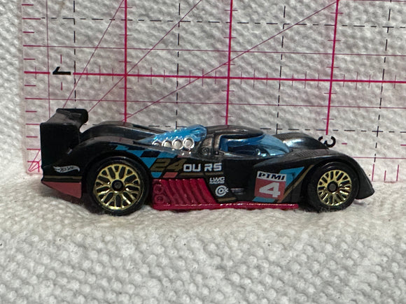 Black 24 Ours T9680 2010 Hot Wheels Diecast Car