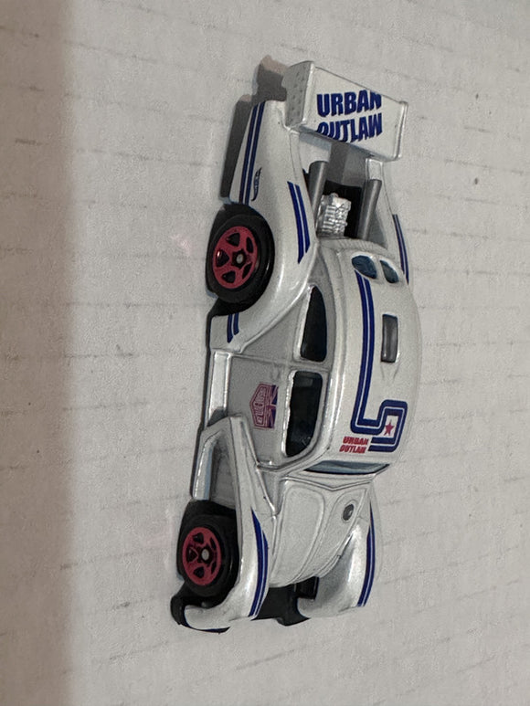 White Urban Outlaw Volkswagen Kafer Racer DTW93 L03 2016 Hot Wheels Diecast Car