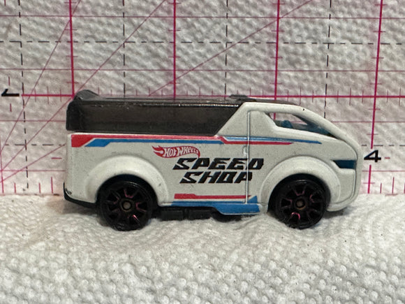 White Vanster BDC73 2013 Hot Wheels Diecast Car