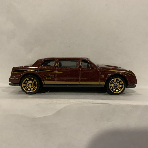 Red Limousine ©2001 Matchbox Diecast Car DO