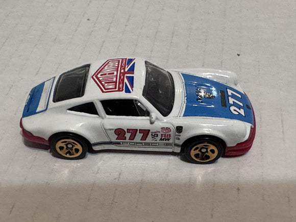 White Urban Outlaw #277 Porsche 