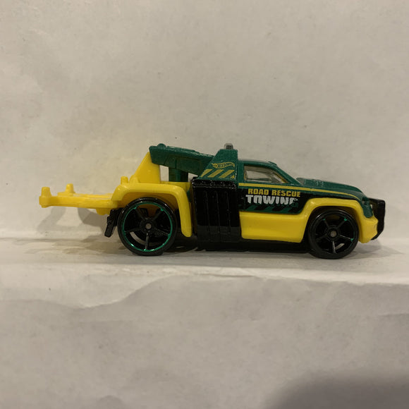 Green Repo Duty Road Rescue Towing ©2013 Matchbox Diecast Car DP