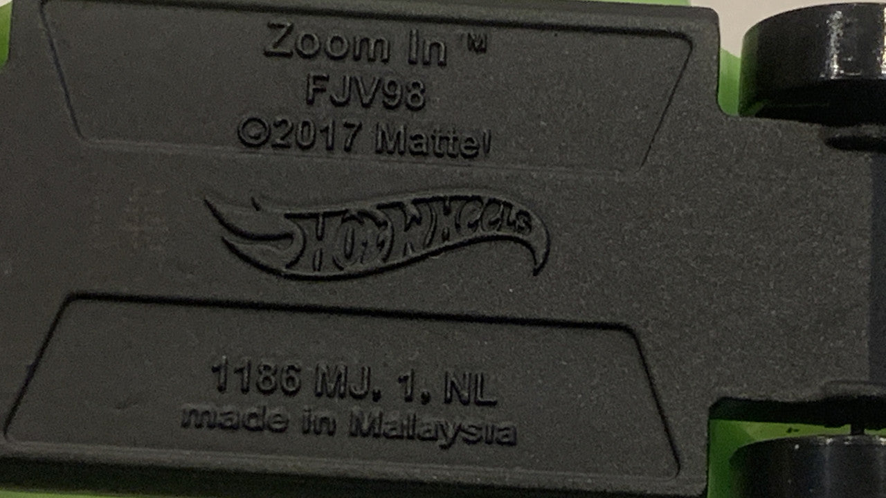 Green Zoom In FJV98 Hot Wheels Toy Diecast Car GwynnSportscards