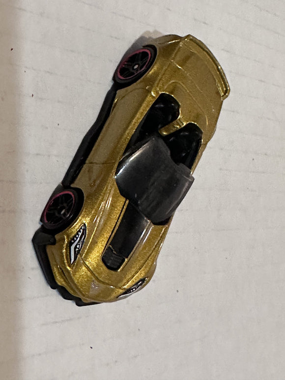 Gold Corvette C7 Z06 Convertible FJV40 2017 Hot Wheels Diecast Car