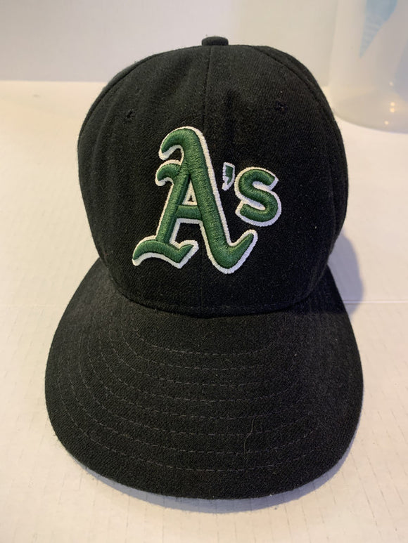 Black Oakland A's MLB New Era 7 1/8 Ball Hat Cap