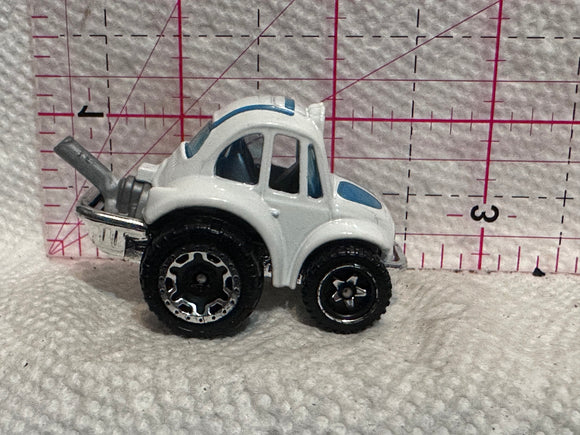 White Volkswagen Baja Bug GHB57 2019 Hot Wheels Diecast Car