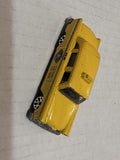 Yellow Taxi Checker Cab 1/62 2003  Matchbox Diecast Car