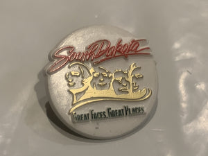 South Dakota  Great Faces Great Places Lapel Hat Pin EE