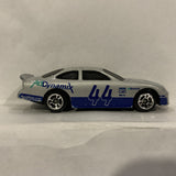 Grey Dynamic Ford Taurus Maisto Diecast Car EF