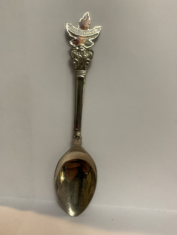 1000 Islands Ontario canada Maple Leaf Souvenir Spoon