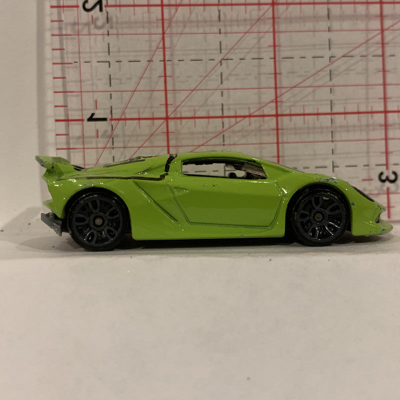 Green Lamborghini Sesto Elemento 2013 Hot Wheels Diecast Car EN GwynnSportscards