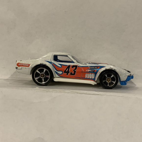 White '69 COPO Corvette ©2010 Hot Wheels Diecast Car FC