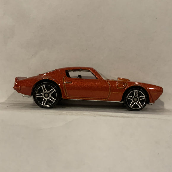 Red Thunderbird V5304 ©2011 Hot Wheels Diecast Car FE