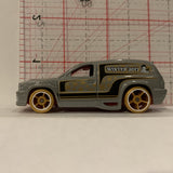 Grey Winter 2017 Fandango ©2001 Hot Wheels Diecast Car FE