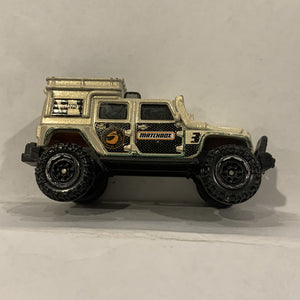 Tan Jeep Wrangler Superl ©2011 Matchbox Diecast Car FF