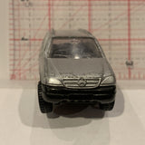 Grey Mercedes-Benz ML 320 Maisto Diecast Car FF