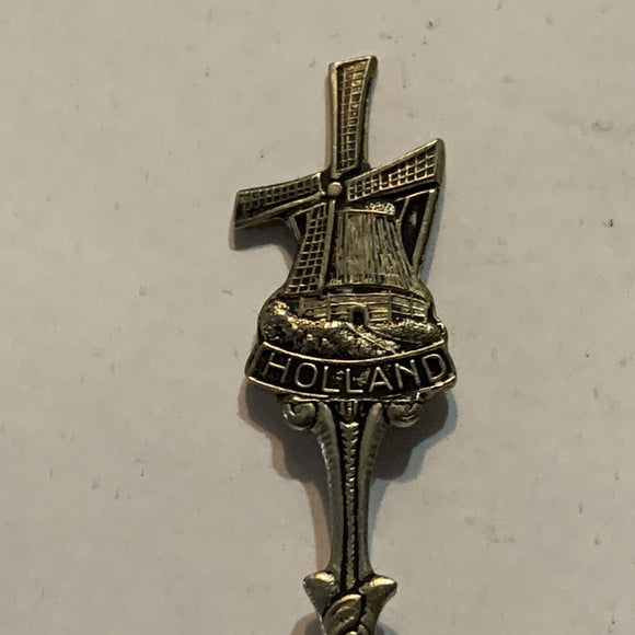 Holland Windmill   Collectable Souvenir Spoon AV