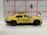 Yellow Taxi Cab MB577 E08 2002  Matchbox Diecast Car