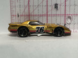 Gold VV8306 2012 M39 Racer Hot Wheels Diecast Car