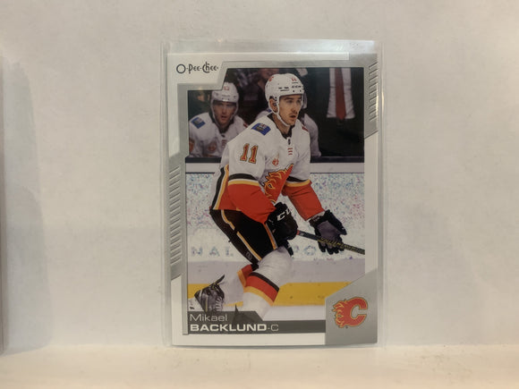 #165 Mikael Backlund Calgary Flames 2020-21 O-PEE-CHEE Hockey Card MW