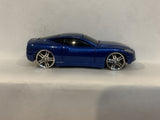 Blue V7 Maisto Loose Diecast Car