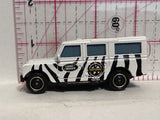 White Black Stripes '65 Land Roveer Gen II Safari FYP39 2018 R13 Matchbox Diecast Car