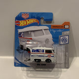 White  Kool Kombi 2/10 Volkswagen 2019 FYF74 136/250 Hot Wheels Short Card