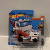 White Heavy Hitcher 5/10 HW Metro 2019 FYF25 129/250 Hot Wheels Short Card