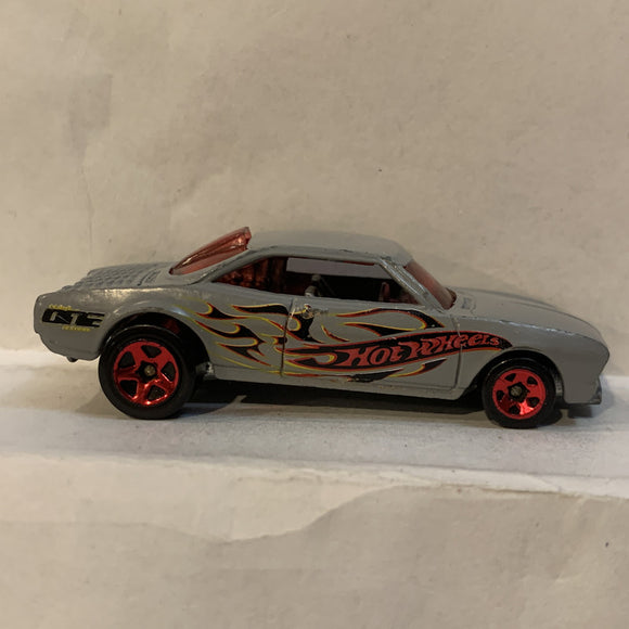 Grey Vairy 8 ©2002 Hot Wheels AK