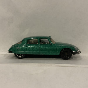 Green Citroen DS 1968 ©2007 Matchbox Diecast Car GE