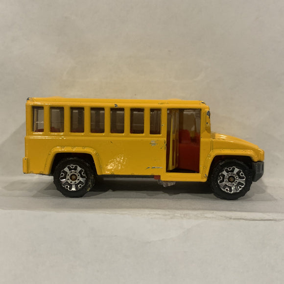 Yellow School Bus ©2000 Matchbox Diecast Car GE