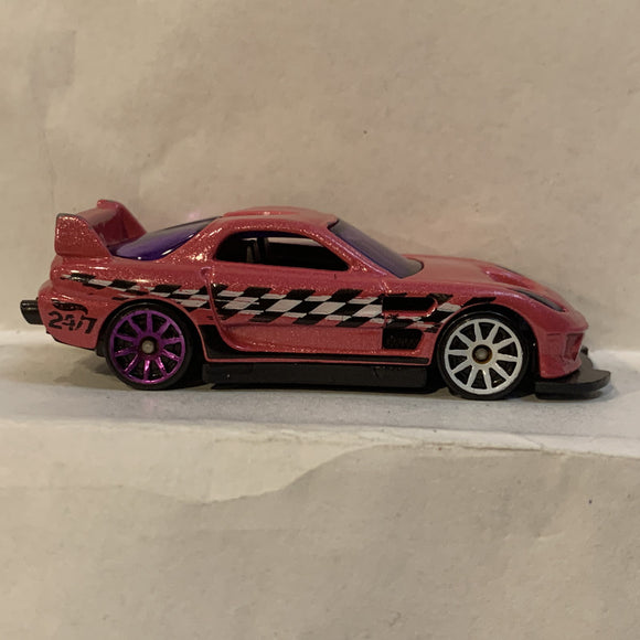 Red  24/7 ©2002, 2012 Hot Wheels AK