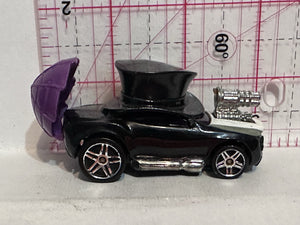 Black Pengiun BDM68 Batman H52 2013 DC Comics Hot Wheels Diecast Car