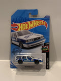 White Volvo 850 Estate 2/10 HW Race Day 2018 57/250 GHB52 Hot Wheels Long Card