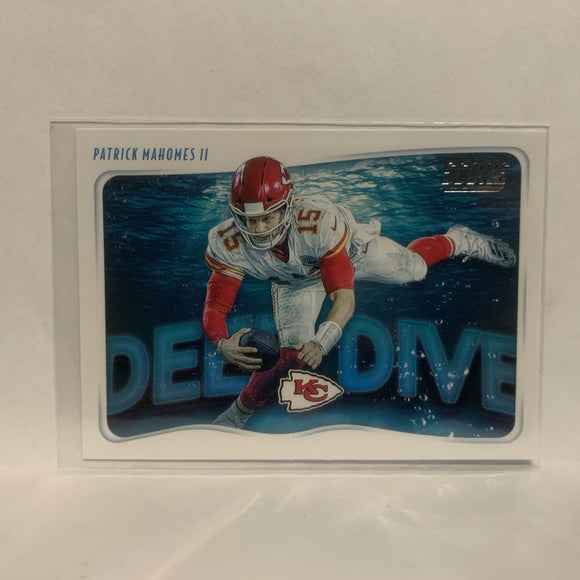 DD-PM Patrick Mahomes II Deep Dive Kanssas City Chiefs 2020 Score Football Card LR