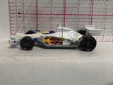 White F1 Racer V5330 2011 O44 Hot Wheels Diecast Car