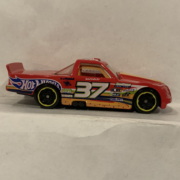 Red  Circle Trucker ©2010 Hot Wheels AG