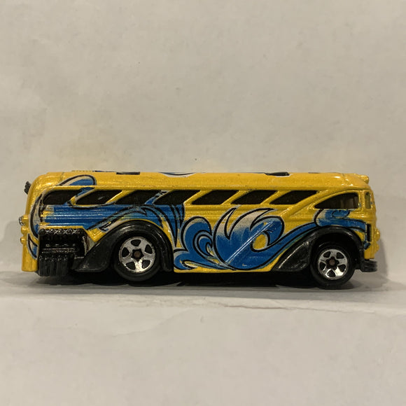 Yellow Waves Surfin' School Bus ©2000 Hot Wheels Diecast Car GM