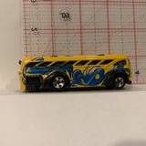 Yellow Waves Surfin' School Bus ©2000 Hot Wheels Diecast Car GM