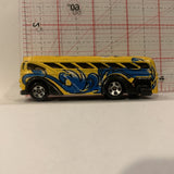 Yellow Waves Surfin' School Bus ©2000 Hot Wheels Diecast Car GM