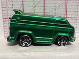 Green Vantasy  Maisto Diecast Car