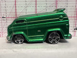 Green Vantasy  Maisto Diecast Car