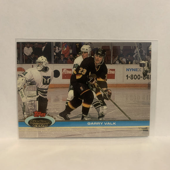 #318 Garry Valk Vancouver Canucks 1991-92 Topps Stadium Club Hockey Card LZ3