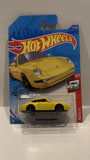 Yellow '96 Porsche Carrera 2/5 Porsche 2020 72/250 GHF18 Hot Wheels Long Card