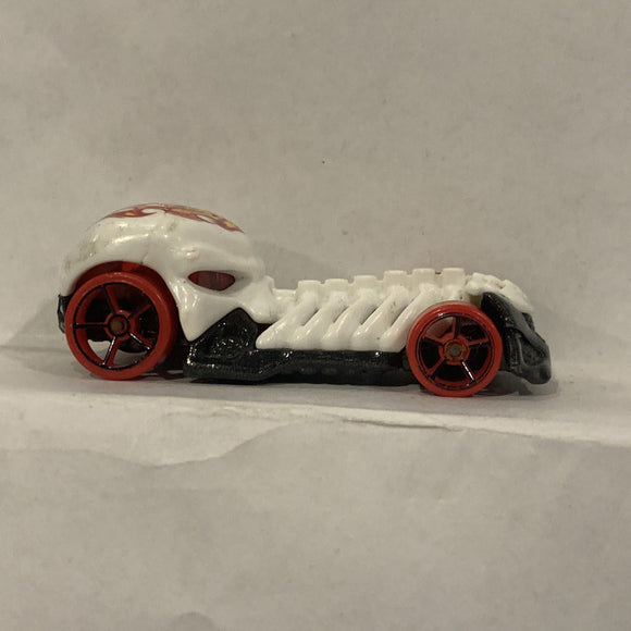 Red skull hot best sale wheels