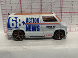 Silver 68 Action News Custom '77 Dodge Van C27 2007 Hot Wheels Diecast Car