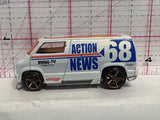 Silver 68 Action News Custom '77 Dodge Van C27 2007 Hot Wheels Diecast Car