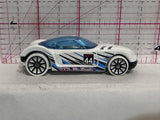 White Golden Arrow K29 2013 Hot Wheels Diecast Car