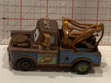 Brown Tow Mater V2798 Disney Pixar CARS Toy Car Vehicle